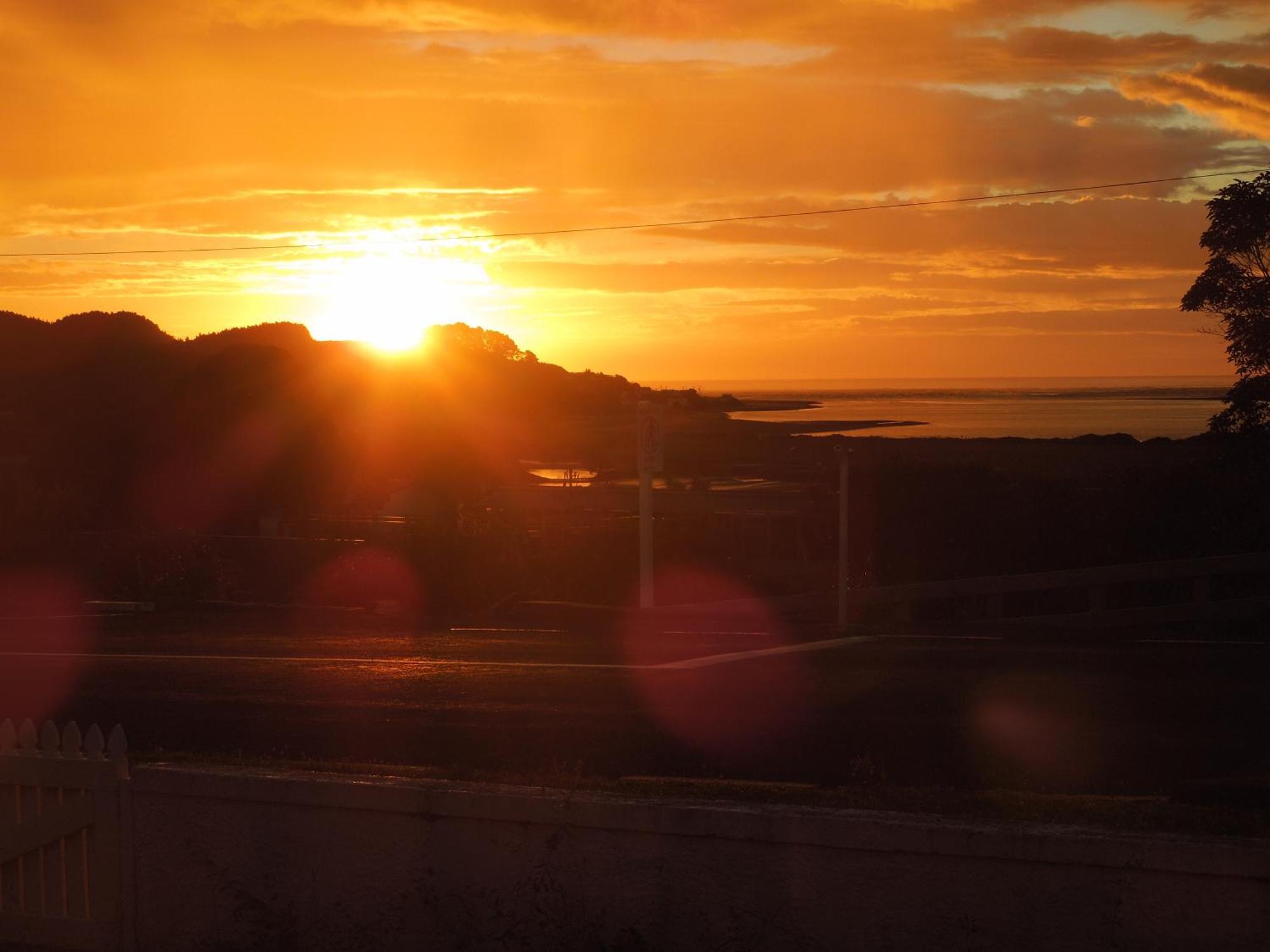 Raglan, Walk To Harbour And Town, Garden Views Apartment Luaran gambar